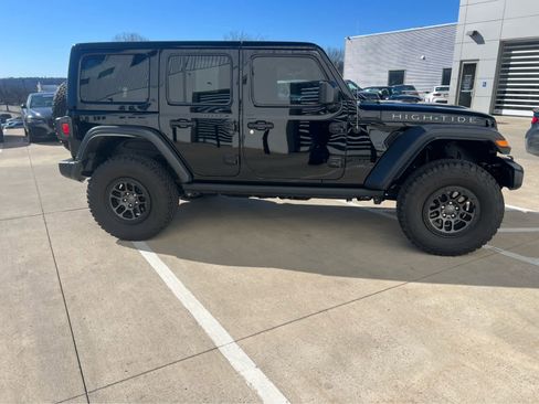 Used 2023 Jeep Wrangler Unlimited Sport image 5