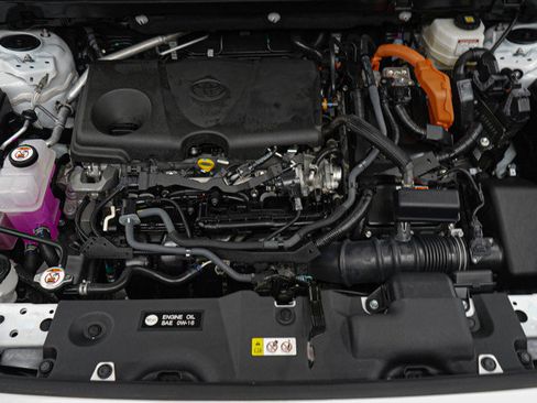 Used 2024 Toyota RAV4 LE image 31