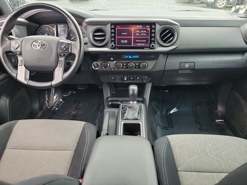 Used 2022 Toyota Tacoma TRD Sport AWD/4WD image 9