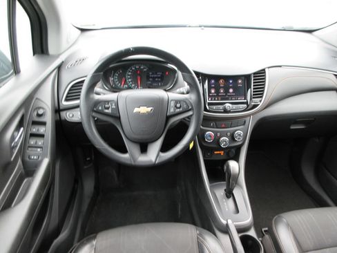 Certified 2021 Chevrolet Trax LT AWD/4WD image 14