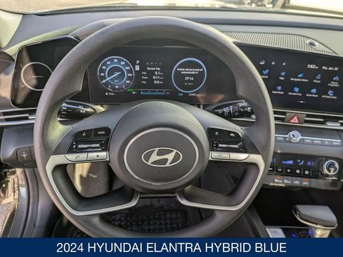 Used 2024 Hyundai Elantra Blue image 19