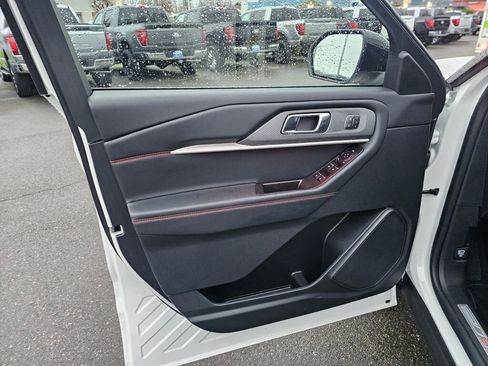 New 2026 Ford Explorer ST-Line w/ ST-Line Street Pack image 13