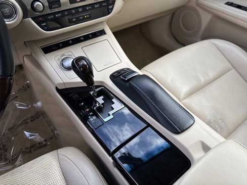 Used 2014 Lexus ES 350 w/ Luxury Package image 25