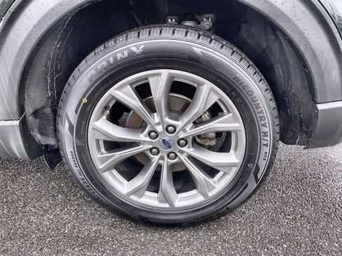 Used 2021 Ford Explorer XLT w/ Equipment Group 202A image 10