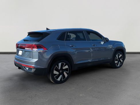 Certified 2024 Volkswagen Atlas Cross Sport SE image 5