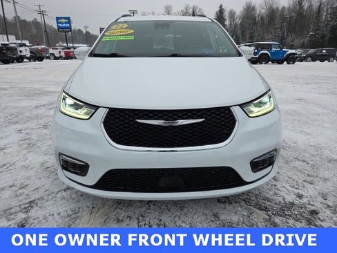 Used 2022 Chrysler Pacifica Touring-L image 3