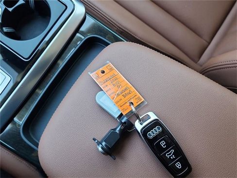 Certified 2022 Audi Q7 3.0T Prestige image 28