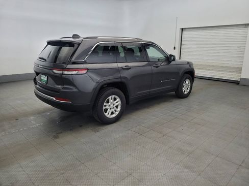 Used 2022 Jeep Grand Cherokee Laredo w/ Luxury Tech Group I AWD/4WD image 10
