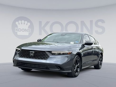 Used 2025 Honda Accord SE image 1
