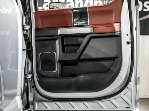 Used 2022 Ford F250 Platinum w/ FX4 Off-Road Package AWD/4WD image 38