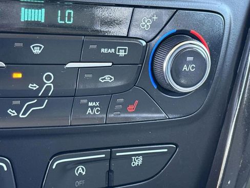 Used 2017 Ford Escape Titanium image 35