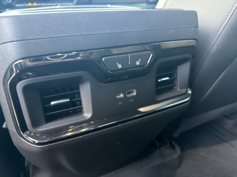 Used 2022 Chevrolet Silverado 1500 ZR2 w/ Technology Package image 22