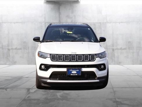 Used 2025 Jeep Compass Limited AWD/4WD image 4
