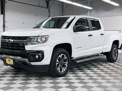 Used 2022 Chevrolet Colorado Z71 w/ Safety Package AWD/4WD image 12
