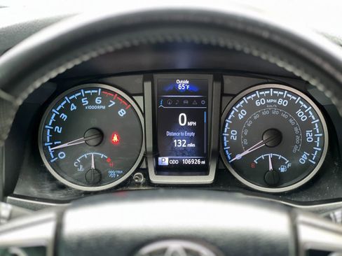 Used 2016 Toyota Tacoma TRD Off-Road image 14