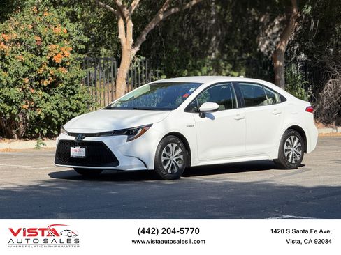 Used 2021 Toyota Corolla LE FWD image 1