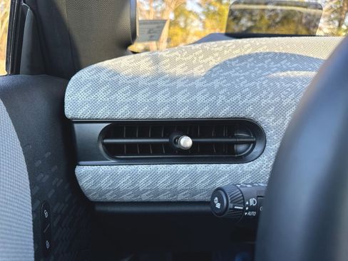 Used 2025 MINI Cooper 2-Door Hardtop image 22