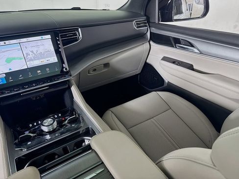 New 2026 Jeep Grand Wagoneer L Limited AWD/4WD image 25