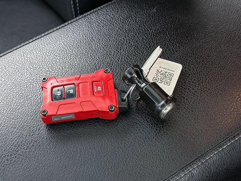 Used 2021 Toyota 4Runner Limited image 32