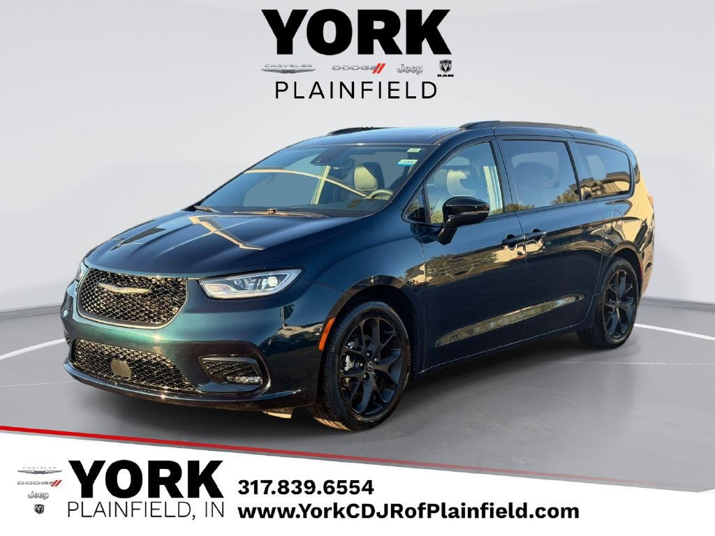Used 2025 Chrysler Pacifica Limited FWD image 1
