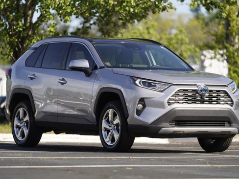 Used 2021 Toyota RAV4 Limited AWD/4WD image 38