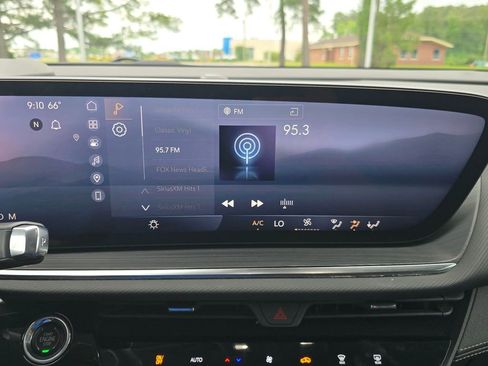 Used 2025 Buick Envision Preferred AWD/4WD image 20