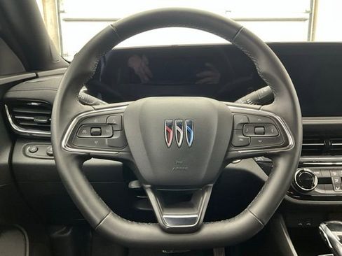 Used 2025 Buick Envista Sport Touring FWD image 8