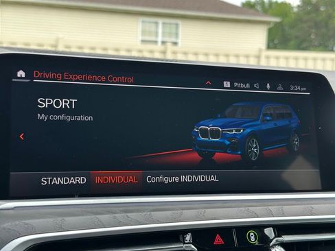 Used 2022 BMW X7 xDrive40i w/ M Sport Package AWD/4WD image 41