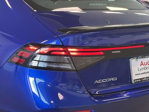 Used 2023 Honda Accord Sport image 12
