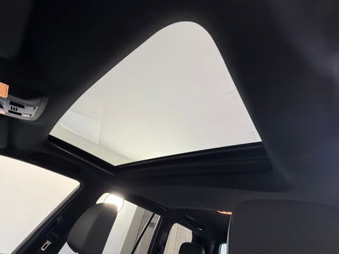 Used 2022 Lexus GX 460 Premium w/ Accessory Package image 13