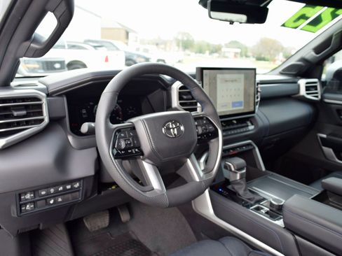 Used 2025 Toyota Tundra Platinum image 18