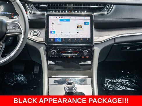 Used 2023 Jeep Grand Cherokee Limited w/ Black Appearance Package image 12