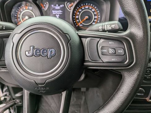 Certified 2024 Jeep Gladiator Sport AWD/4WD image 15