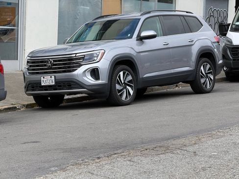 Used 2024 Volkswagen Atlas SE AWD/4WD image 1