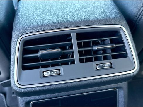 Certified 2024 Audi Q8 e-tron Premium Plus w/ Premium Plus Package image 20