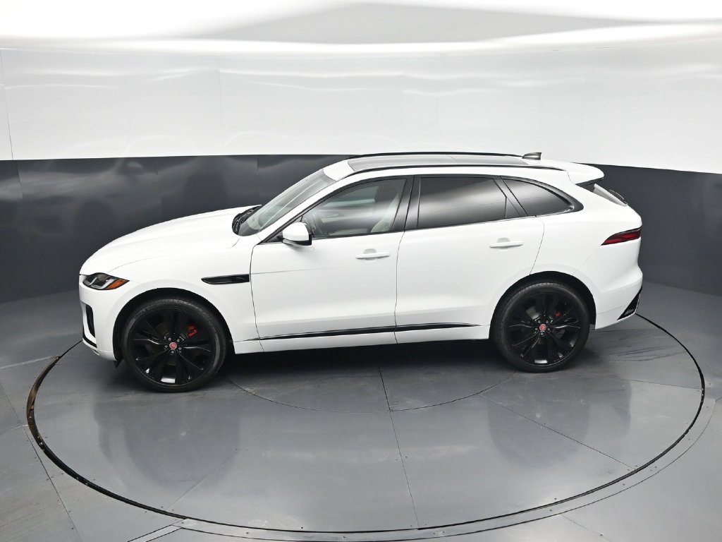 Used 2023 Jaguar F-PACE R-Dynamic S AWD/4WD image 39