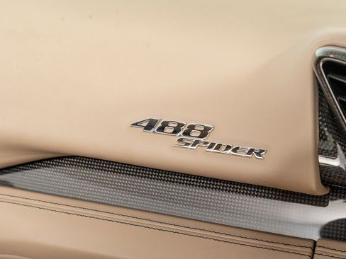 Used 2018 Ferrari 488 Spider image 40