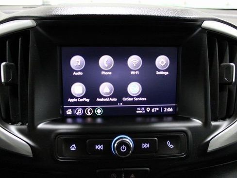 Used 2024 GMC Terrain SLE w/ Driver Convenience Package image 9