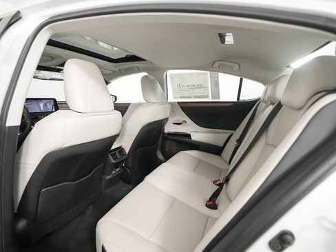 New 2025 Lexus ES 350 w/ Premium Package image 11