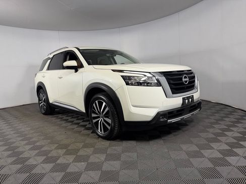 Used 2023 Nissan Pathfinder Platinum w/ Cargo Package FWD image 5