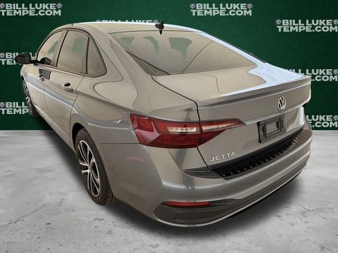 Used 2023 Volkswagen Jetta Sport image 7