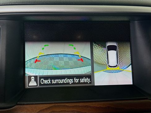 Used 2020 Nissan Pathfinder Platinum FWD image 19