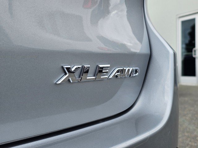Used 2019 Toyota Highlander XLE AWD/4WD image 19