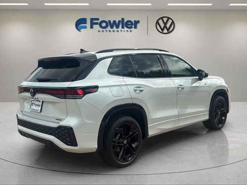 New 2026 Volkswagen Tiguan SE R-Line AWD/4WD image 7