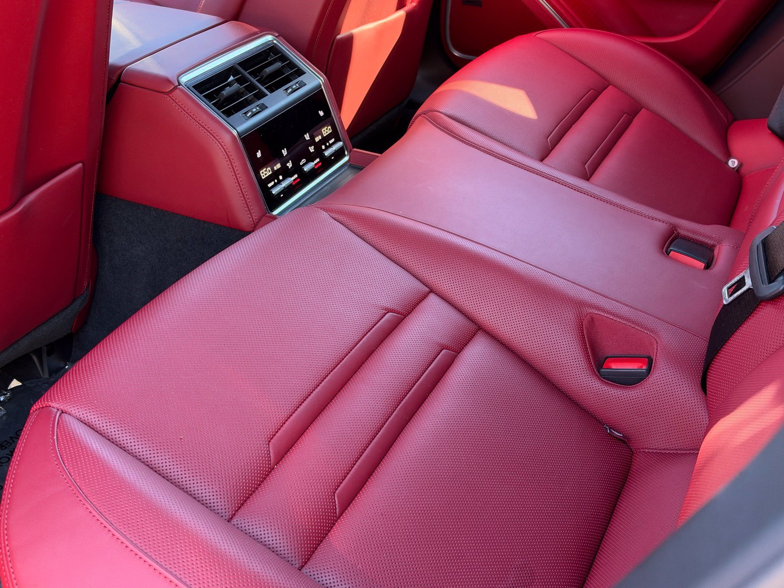 Certified 2023 Porsche Panamera 4 Platinum Edition AWD/4WD image 18