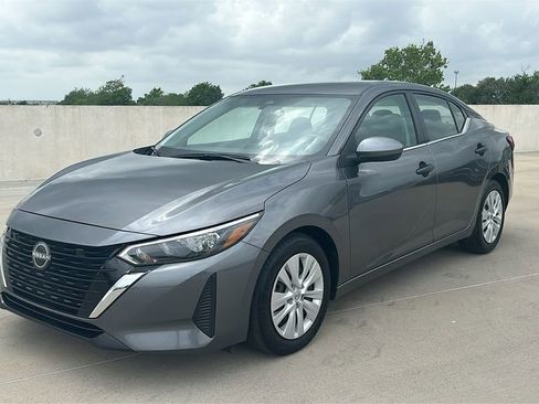 Used 2025 Nissan Sentra S image 8
