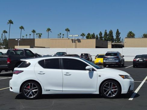 Used 2014 Lexus CT 200h w/ F Sport w/Nuluxe Interior FWD image 4