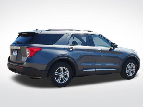 Used 2020 Ford Explorer XLT w/ Comfort Package AWD/4WD image 4