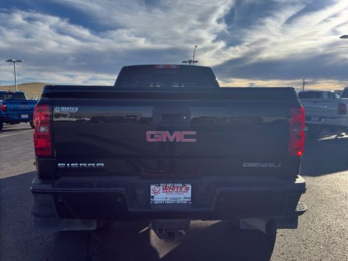 Used 2018 GMC Sierra 3500 Denali image 4