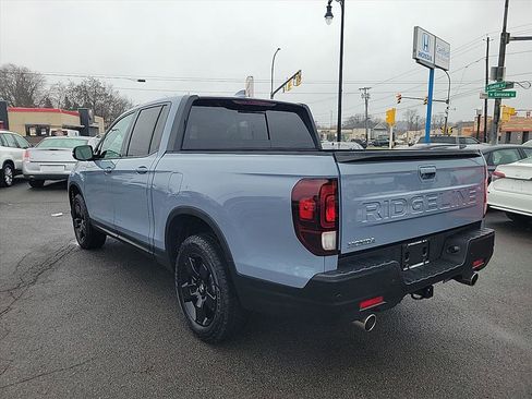 Used 2025 Honda Ridgeline Black Edition image 3